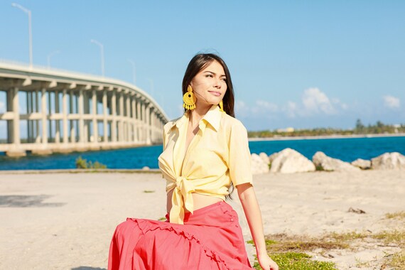 70s Yellow Cotton Short Sleeve Top Vintage Long P… - image 1