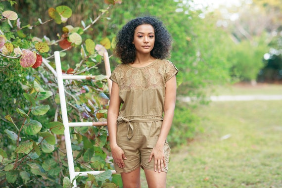 60s Olive Green Eyelet Shorts Romper Vintage Cott… - image 9