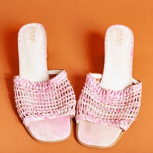 90s Light Pink Woven Leather Sandals Vintage Strappy Chunky Heel Shoes image 2