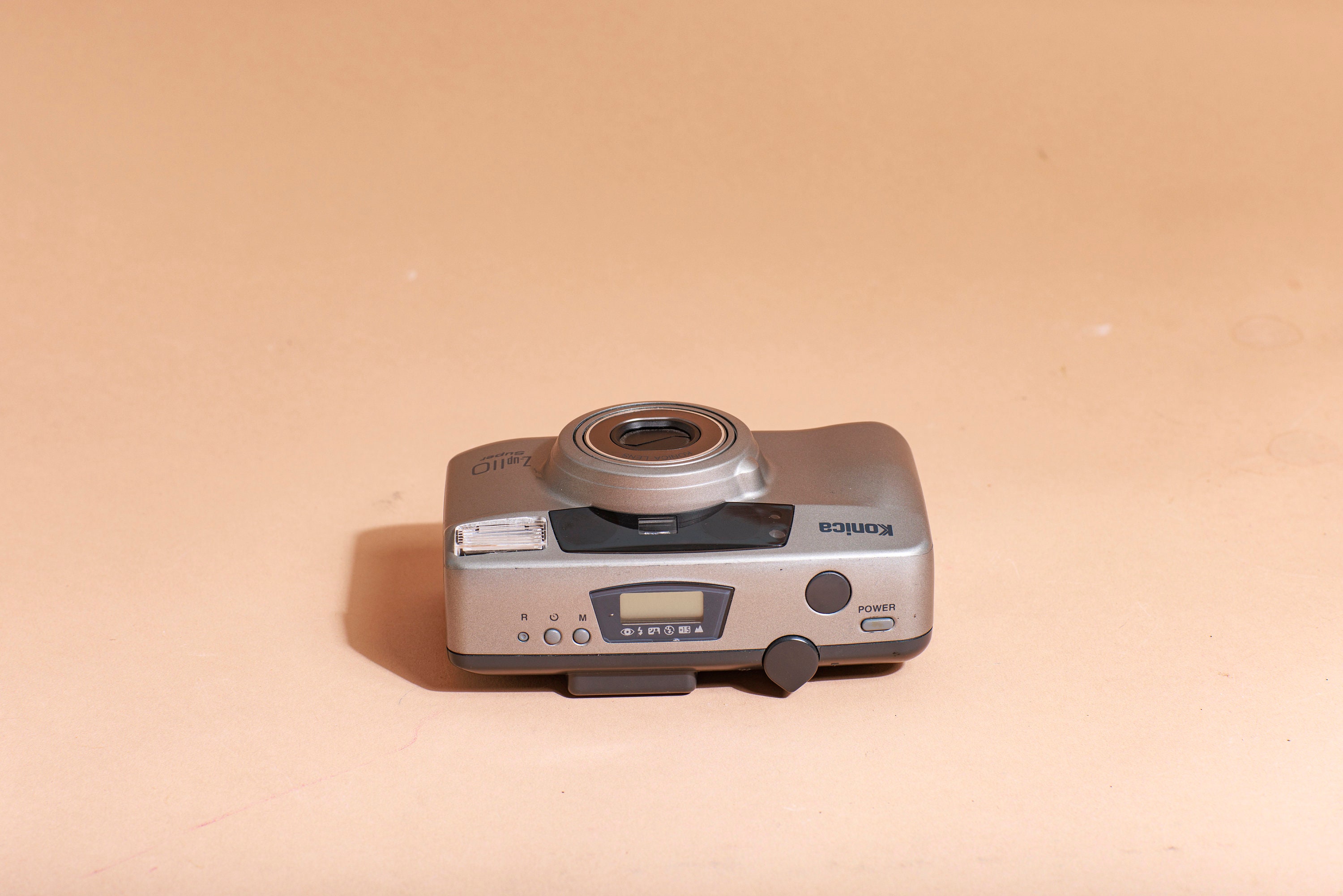 完動品 ❁ Konica Z-UP 110 SUPER フィルムカメラ Konica Z-up 110 Super | Totte Me Camera