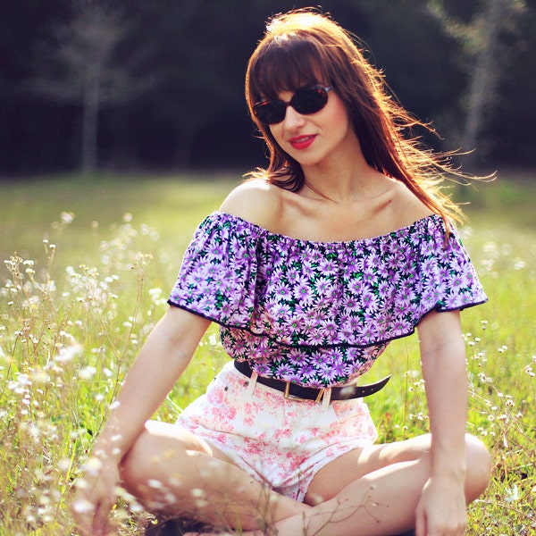 1970s Purple Daisy Print Crop Top