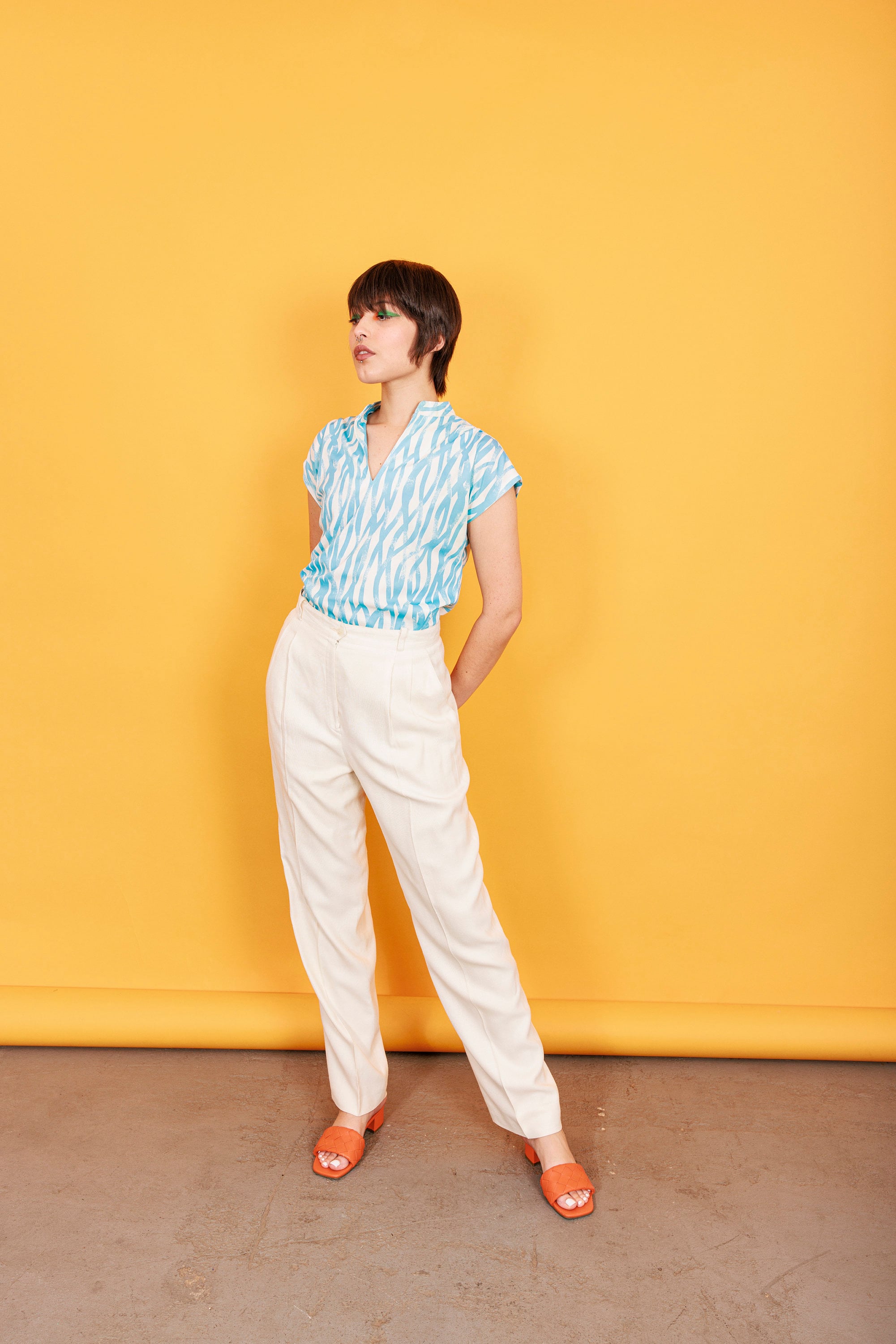 【Italy製】80〜90s linen slacks 80s White Linen Crisp Trousers Vintage Straight Leg Classic