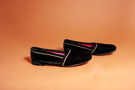 50s Black Velvet Slip On Flats Vintage Textured G… - image 1