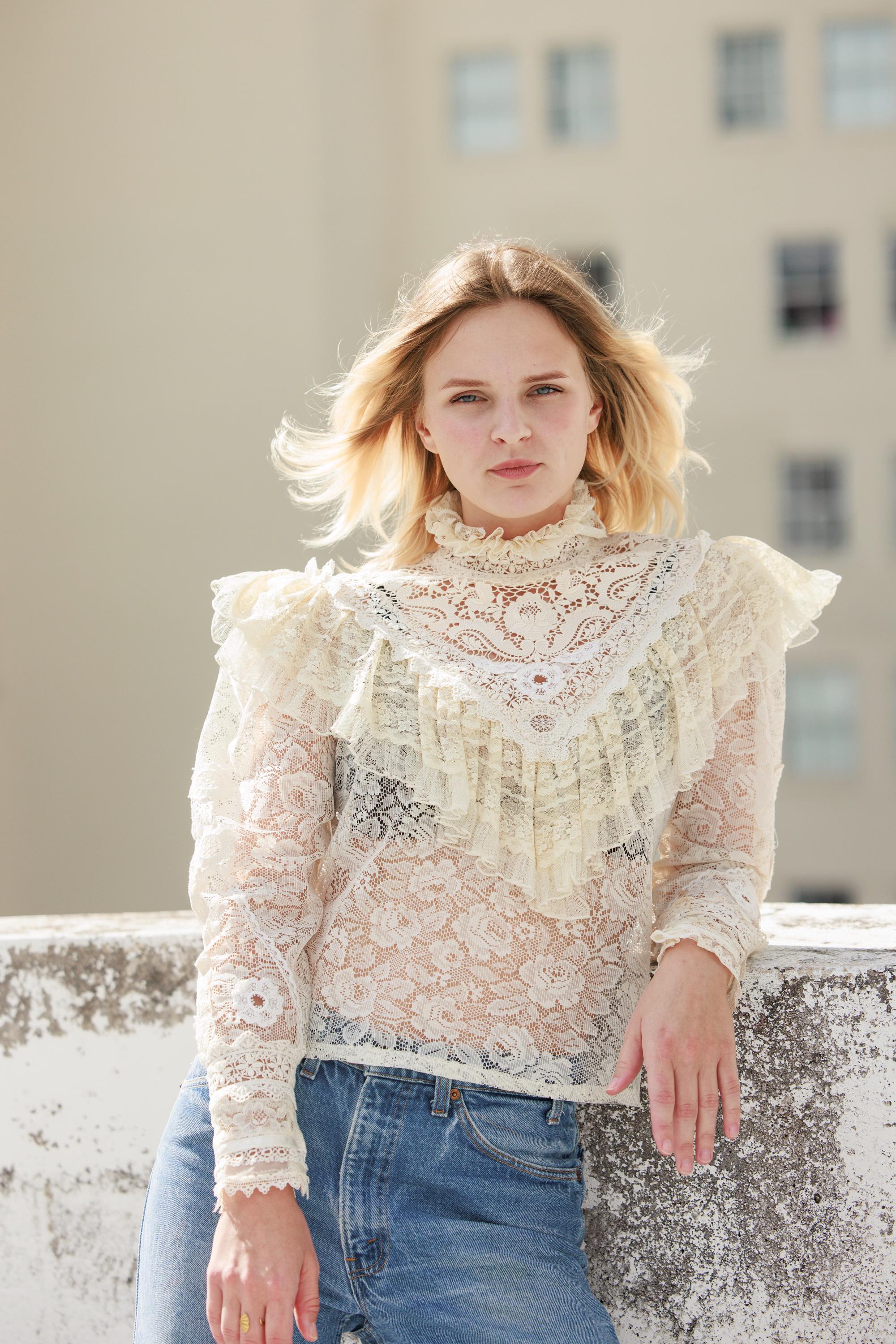 トップス Eaphi VINTAGE LIKE LACE BLOUSE 1980s Romantic Cream Lace Blouse – 3 Women
