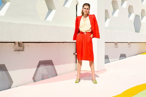 60s Bright Red Linen Matching Suit Vintage Blazer… - image 1