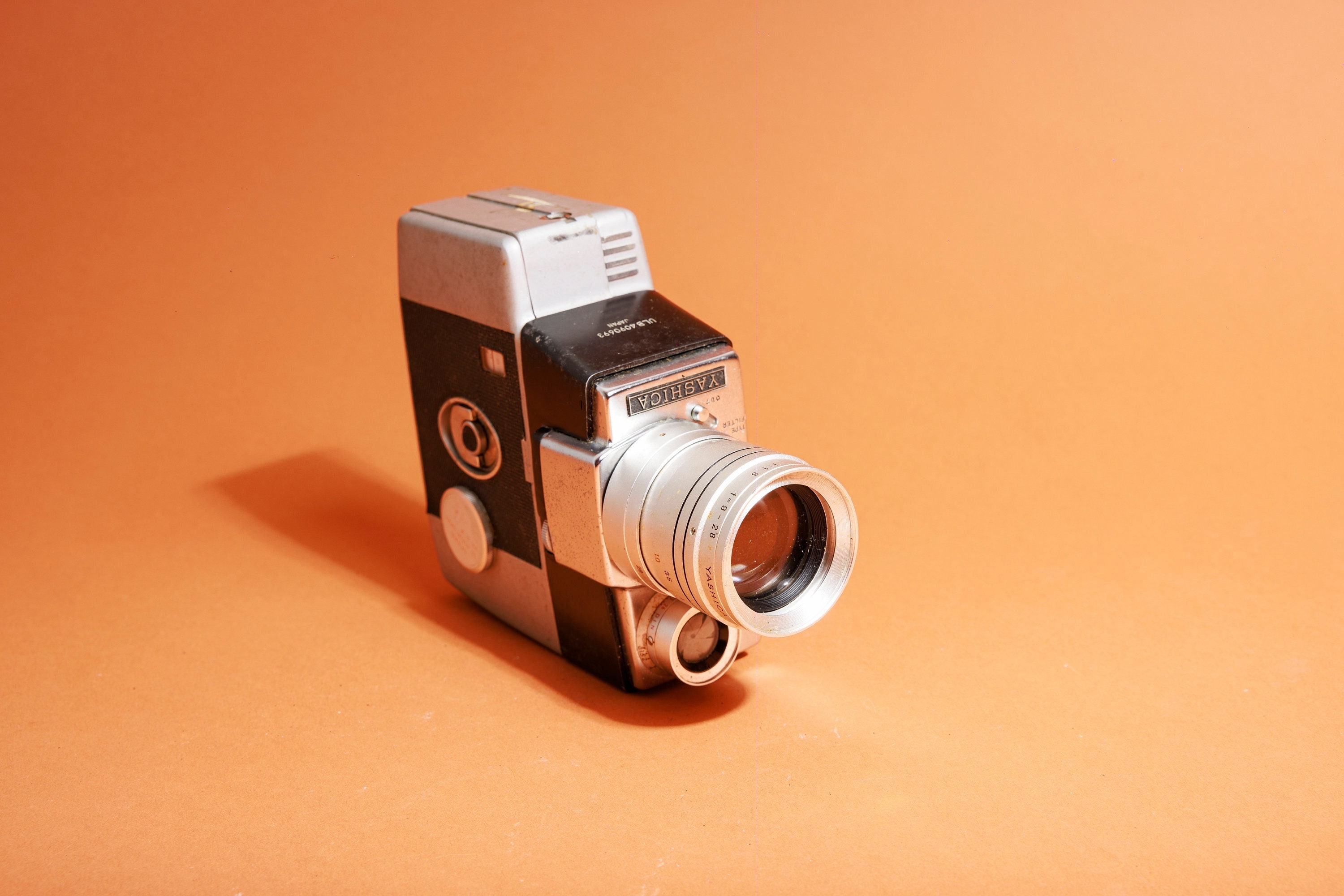 Caméra vintage Super8 YASHICA - Ressourcerie Histoires Sans Fin