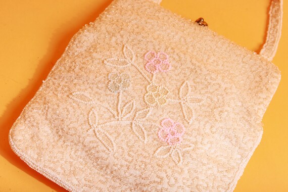 50s Light Beige Pastel Flower Beaded Hand Purse V… - image 9