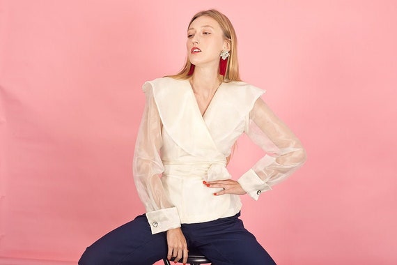 80s Off White Shimmery Statement Collar Top Vintag