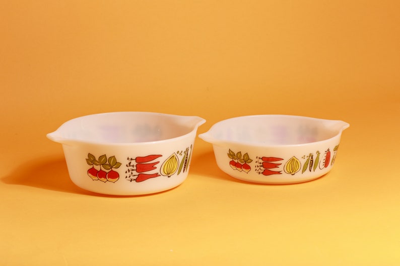 Set of 2 Vintage 60s White Vegetable Novelty Print Bake Ware Pans image 3