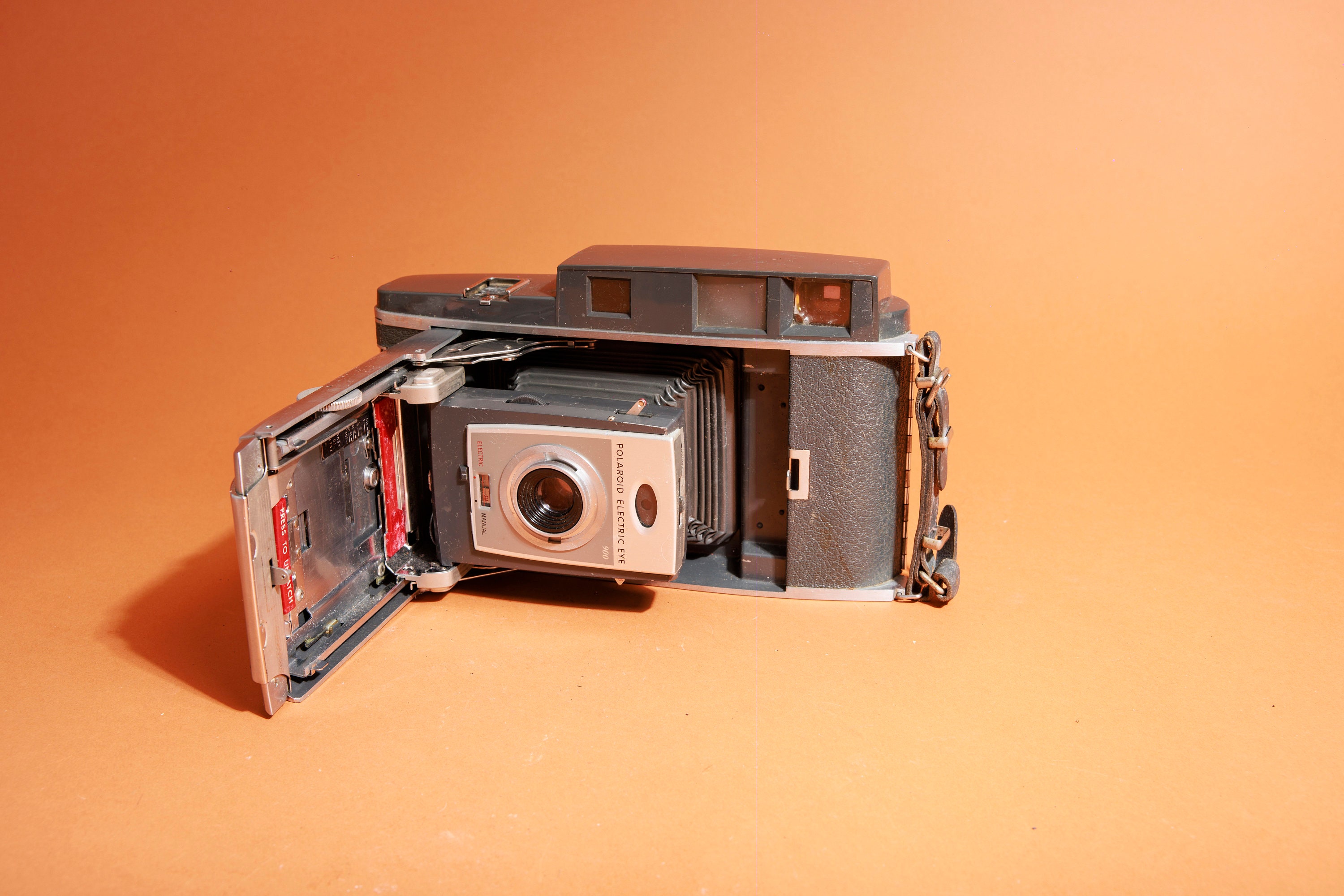 Vintage Grey Polaroid 900 Electric Eye Land Instant Folding Film