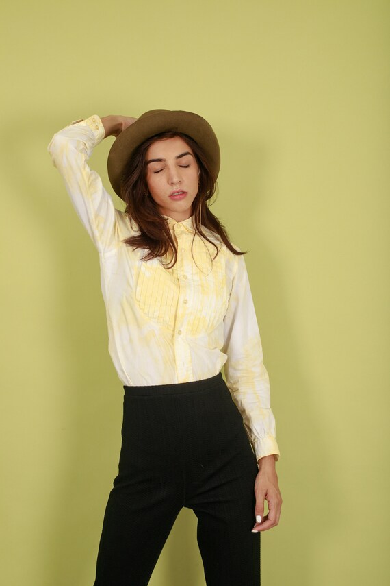 60s Pale Yellow Tie Dye Cotton Blouse Vintage Han… - image 6