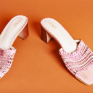 90s Light Pink Woven Leather Sandals Vintage Strappy Chunky Heel Shoes image 5