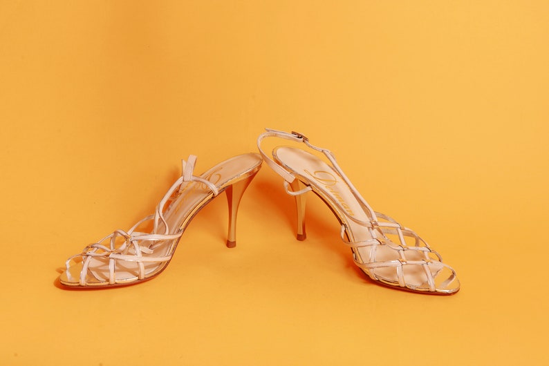 Talons à bretelles argentés métallisés des années 90 vintage Delman Formal Sandal Heels image 7