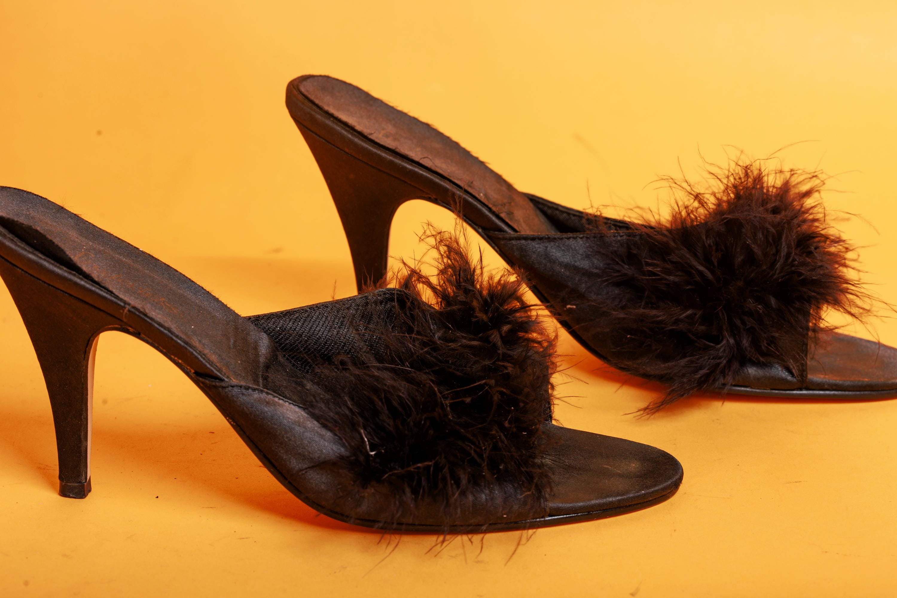 希少になる 2000s 90s Black Heels Hollywood of Fredericks Retro Feather 小物