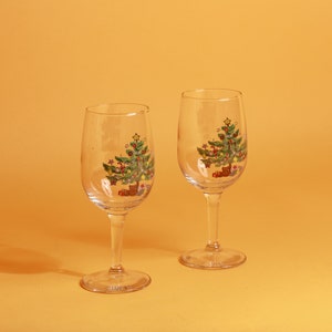 Set of 2 Vintage 80s Clear Glass Christmas Tree Festive Holiday Small Wine Glasses image 3