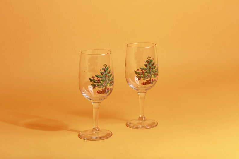 Set of 2 Vintage 80s Clear Glass Christmas Tree Festive Holiday Small Wine Glasses image 3
