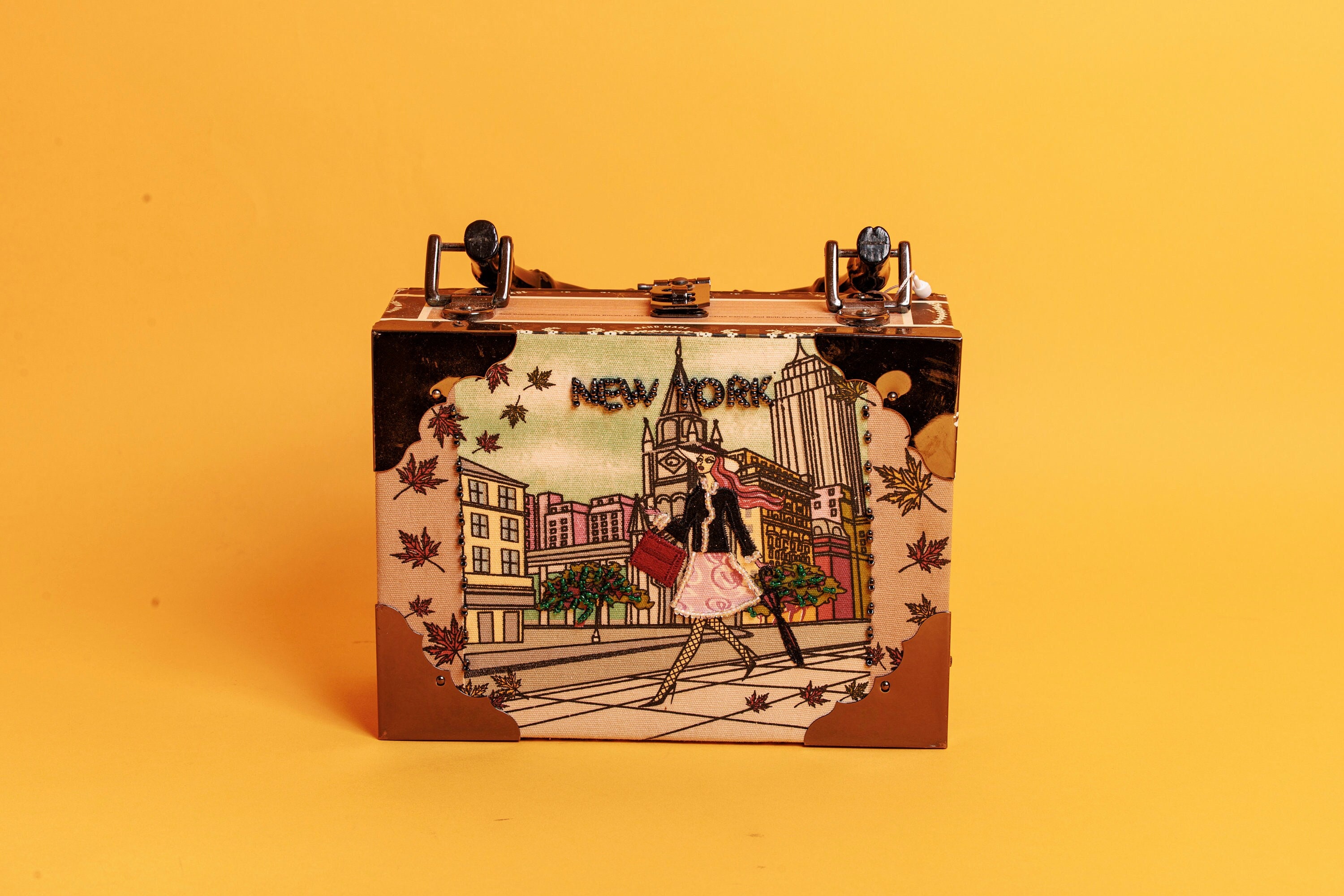 Y2K 90s New York Bead Cigar Box Purse Vintage Black Hardware