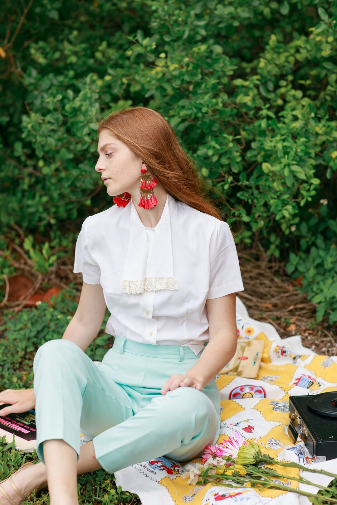 40s off White Jabot Collar Lace Blouse Vintage Short Sleeve Sheer Top