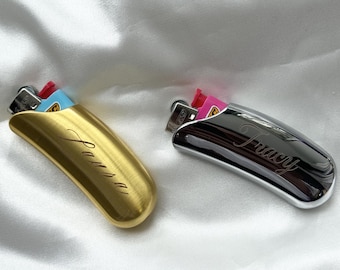 BICライター用パーソナライズライターケース、カスタム刻印入り真鍮製ライタースリーブ、ゴールドシルバーライターカバー、男性へのギフト、新郎付添人へのギフト