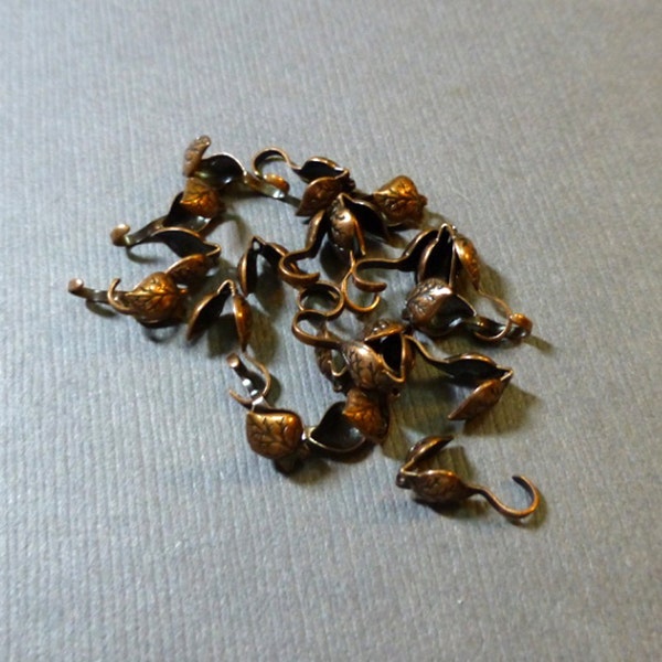 Antique Copper Leaf Bead Tip. Antique Copper Findings. 10mmx4mmx2mm. 40 (Forty).