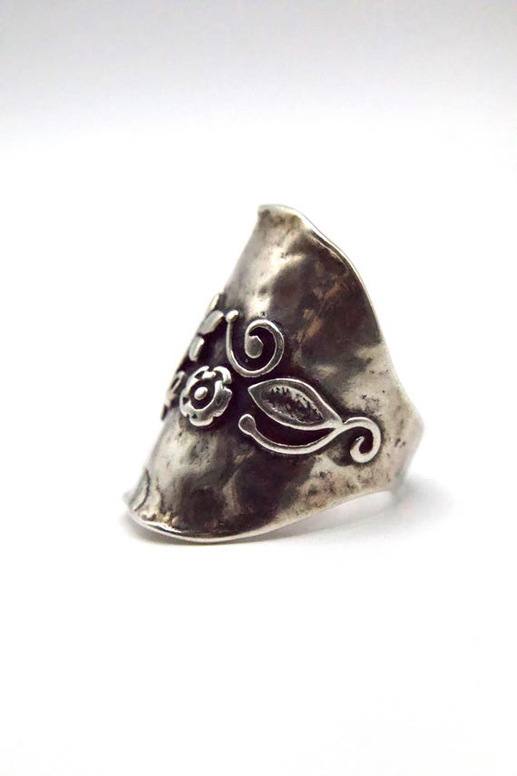 Sterling Silver Floral Scroll Statement Ring – Ha… - image 3
