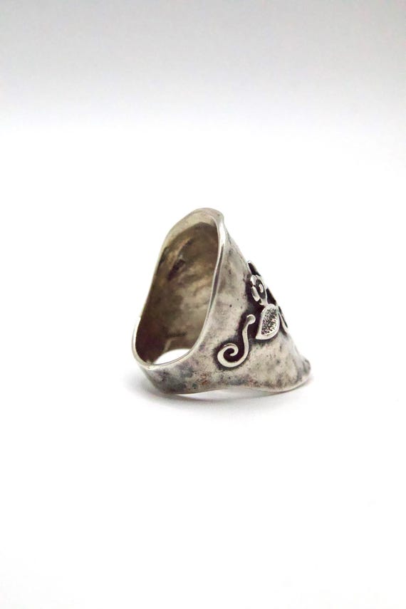 Sterling Silver Floral Scroll Statement Ring – Ha… - image 4