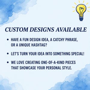 K&ouml;nnte beinhalten: Bild mit Text: "CUSTOM DESIGNS AVAILABLE." Darunter steht: "HABEN SIE EINE LUSTIGE DESIGN-IDEE, EINEN EINPR&Auml;GSAMEN SATZ ODER EINEN EINZIGARTIGEN HASHTAG?" "LASSEN SIE UNS IHRE IDEE IN ETWAS BESONDERES VERWANDELN!" "WIR LIEBEN ES, EINZIGARTIGE ST&Uuml;CKE ZU KREIEREN, DIE IHREN PERS&Ouml;NLICHEN STIL ZUR GELTUNG BRINGEN."