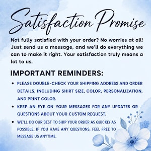 K&ouml;nnte beinhalten: Blau-wei&szlig;e Grafik mit den Worten "Satisfaction Promise" in eleganter Schrift. Der Text betont die Kundenzufriedenheit und gibt Hinweise zu Bestelldetails und Versand.