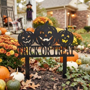 Trick Or Treat Metal Yard Stake, Halloween Jack O Lantern Garden Sign, Pumpkin Trio Lawn Decor, Outdoor Front Yard Art, Spooky Season Gift