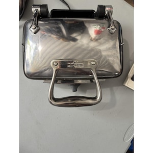 Gofrera belga All-Clad 6061 S1 de acero inoxidable para 2 rebanadas, antiadherente