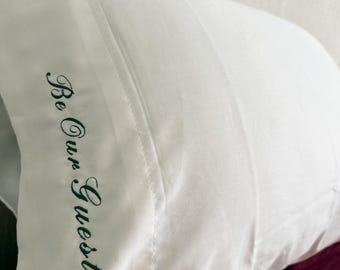 Broderat örngott | Var vår gäst | Söta drömmar | Väckarklocka