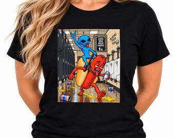 Divertente maglietta con alieno blu su hot dog - Design retrò da bagno in stile cartone animato - Umorismo "Anche gli alieni fanno pipì"