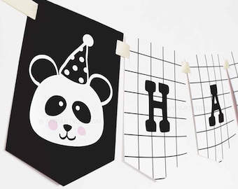 Op de afbeelding: Zwart-witte panda verjaardagbanner met het woord "Happy" op een geruite achtergrond.