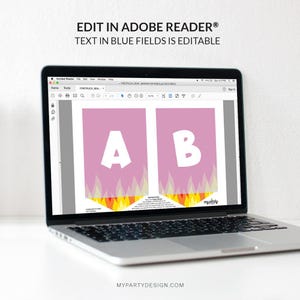 Puede incluir: Una pantalla de ordenador que muestra una pancarta imprimible con las letras A y B en blanco sobre un fondo rosa con llamas amarillas y naranjas. El texto "EDIT IN ADOBE READER&reg;" y "TEXT IN BLUE FIELDS IS EDITABLE" se muestra encima de la pancarta. El texto "FIRETRUCK BANNER EDITABLE.pdf" se muestra en la esquina superior derecha de la pantalla.