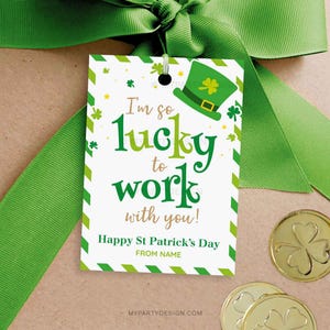 Etiqueta del Día de San Patricio "Qué suerte tengo de trabajar contigo", etiqueta de regalo de agradecimiento al personal y a los compañeros de trabajo - DESCARGA INSTANTÁNEA - PDF editable e imprimible