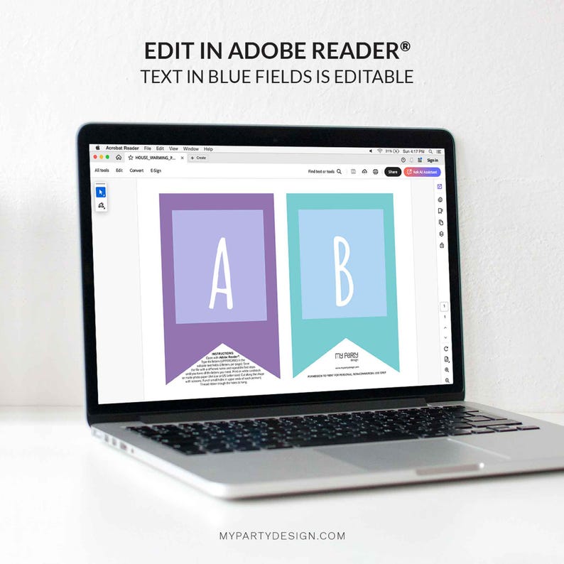 K&ouml;nnte beinhalten: Ein Laptop zeigt eine Banner-Vorlage mit den Buchstaben "A" und "B" auf lila und t&uuml;rkisfarbenen Hintergr&uuml;nden. Der Text "EDIT IN ADOBE READER&reg; TEXT IN BLUE FIELDS IS EDITABLE" steht oben. Die Website MYPARTYDESIGN.COM steht unten.