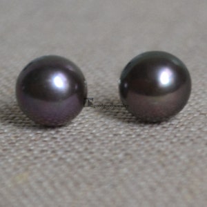 peacock pearl earrings, 8mm real pearl stud, freshwater pearl stud earrings, wedding earrings, bridesmaid gift, women earrings, black pearls