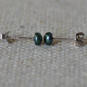 tiny pearl earring,peacock pearl earring,freshwater pearl earring,3.5-4mm pearl earring stud,925 silver earring,small pearl stud earrings