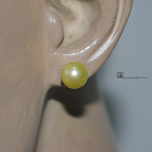 Round real pearl earrings with sterling silver post, Gold color 8.3mm Pearl Stud earrings, wedding bridal earrings,women earrings