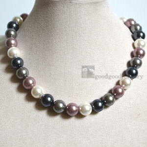 12mm Muschel Perlen Halskette, Brautjungfer Halskette, gefälschte Perlenkette, Hochzeit Halskette, dunkelgrau lavendel weiß multi-color Perlenkette