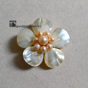 pink pearl brooch, shell flower brooch, real pearl brooch, mother of pearl brooch, white and pink brooch, bridesmaid gift