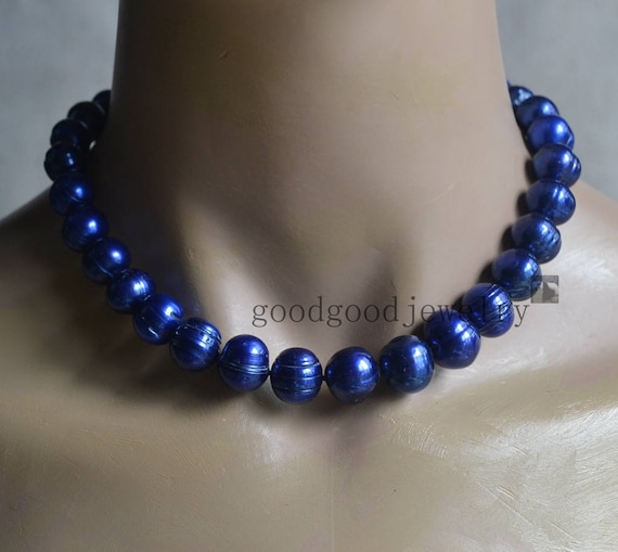 Coloured Freshwater Pearl Necklace - Dark Blue | Oster & Blom