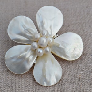 pearl brooch, shell brooch, flower brooch, wedding party, bridesmaid gift, shell and pearl brooch, wedding brooch, big flower brooch