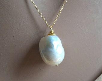 Big White Pearl Pendant, 16x21 mm, Dainty Pearl Pendant, Baroque Pearl pendant, gold color chain necklace, statemant necklace,large pearl