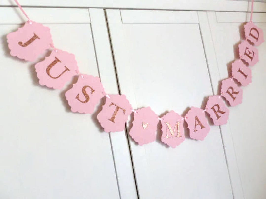 Amscan Striscione 'Just Married' In Lamina Dorata: 3,63 Metri Con Cuori E Campane, Decorazione Matrimonio