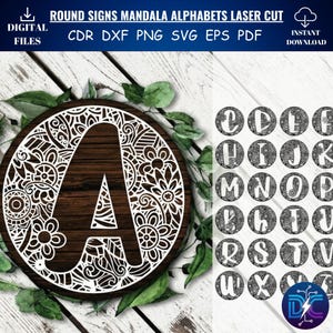 Könnte beinhalten: Ein rundes Holzschild mit einem lasergeschnittenen weißen Mandala-Design und dem Buchstaben "A". Das Bild zeigt auch einen Satz von Buchstaben in einem ähnlichen Stil. Der Text oben lautet "ROUND SIGNS MANDALA ALPHABETS LASER CUT".