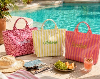 Bolso de playa impermeable a rayas personalizado, bolso de mano con nombre bordado personalizado, bolso de piscina de PVC para viajes de verano, bolso de regalo para propuesta de dama de honor