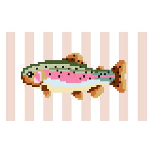 Puede incluir: Ilustración pixelada de una trucha arcoíris con una combinación de colores rosa, verde y marrón. El pez se encuentra sobre un fondo de rayas verticales rosas y blancas. El pez tiene puntos negros y una parte inferior amarilla.