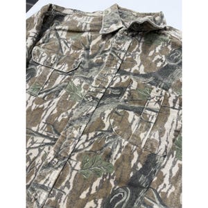 Mossy Oak Camo Flannel Shirt Long Sleeve Button Up Men's Size Large image 2