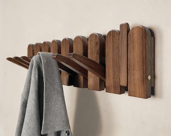 Wandgarderobe aus Nussbaum Massivholz, Klaviertasten Design, Magnethaken, Handgemachte Garderobe